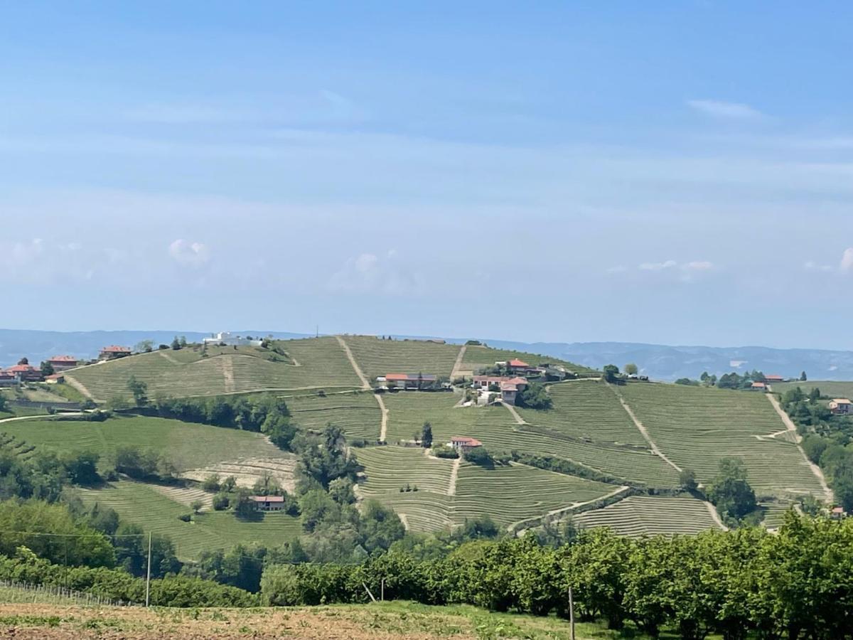 Agriturismo Finestre Di Langa Trezzo Tinella Eksteriør bilde