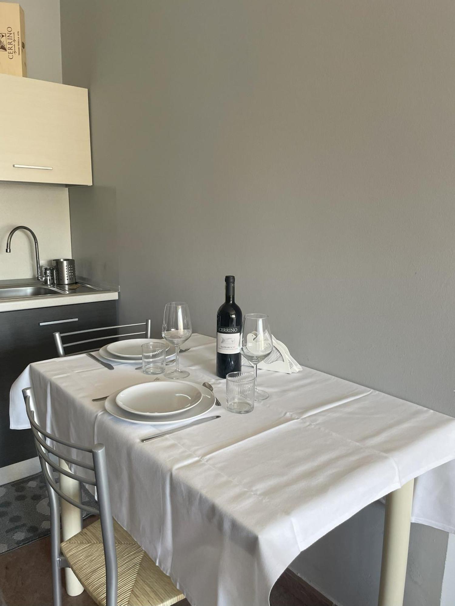 Agriturismo Finestre Di Langa Trezzo Tinella Eksteriør bilde