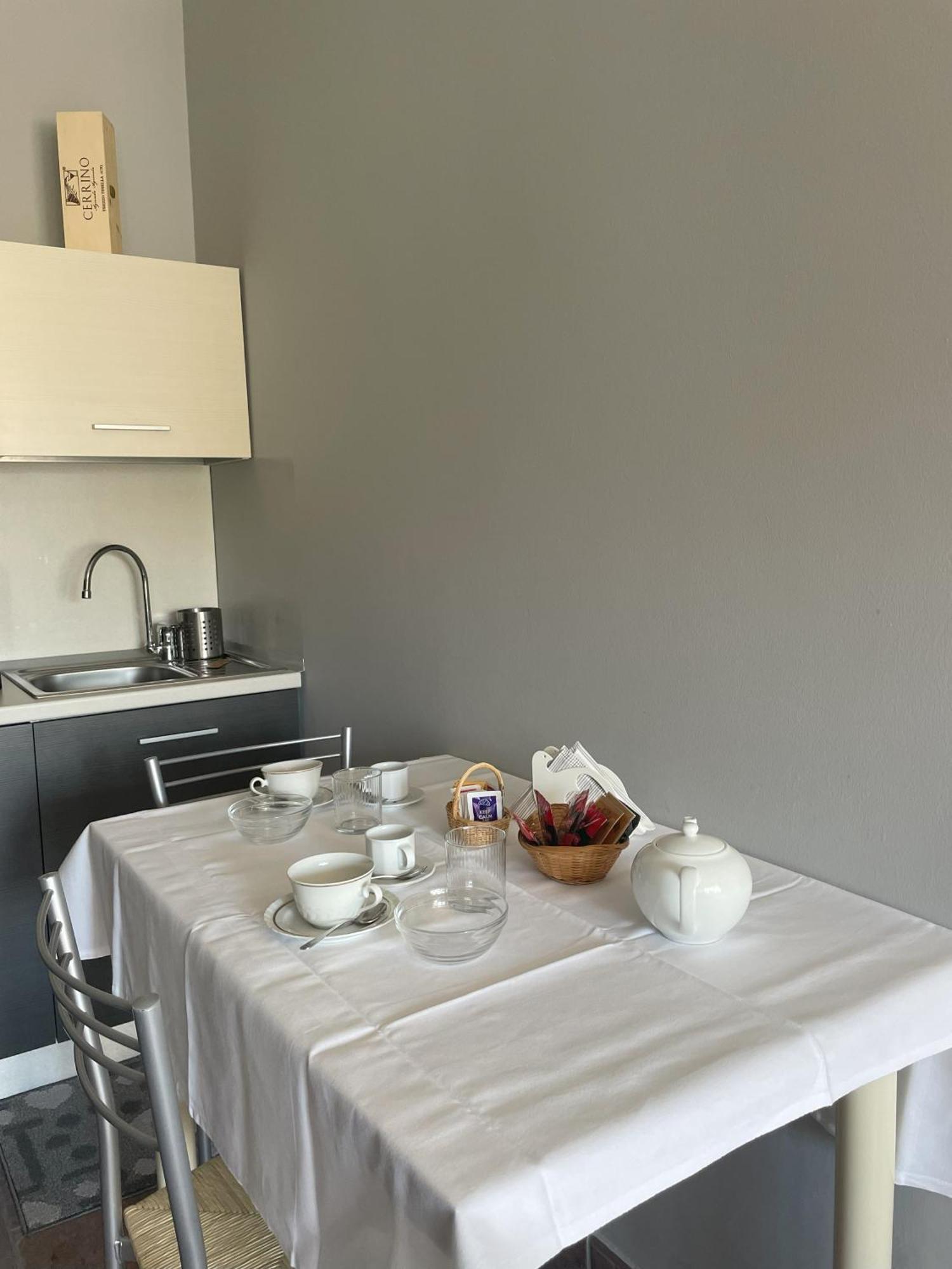 Agriturismo Finestre Di Langa Trezzo Tinella Eksteriør bilde
